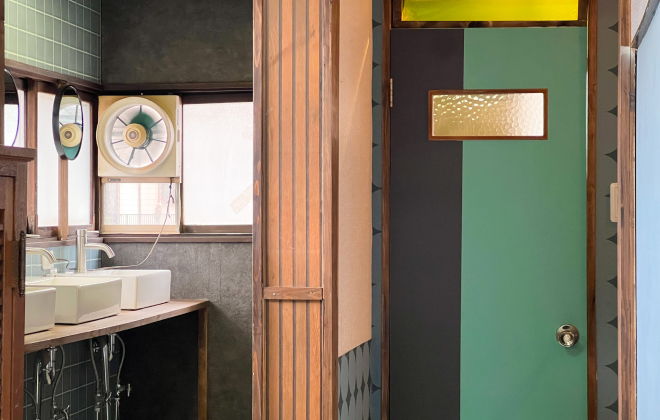 洗面所とトイレルーム